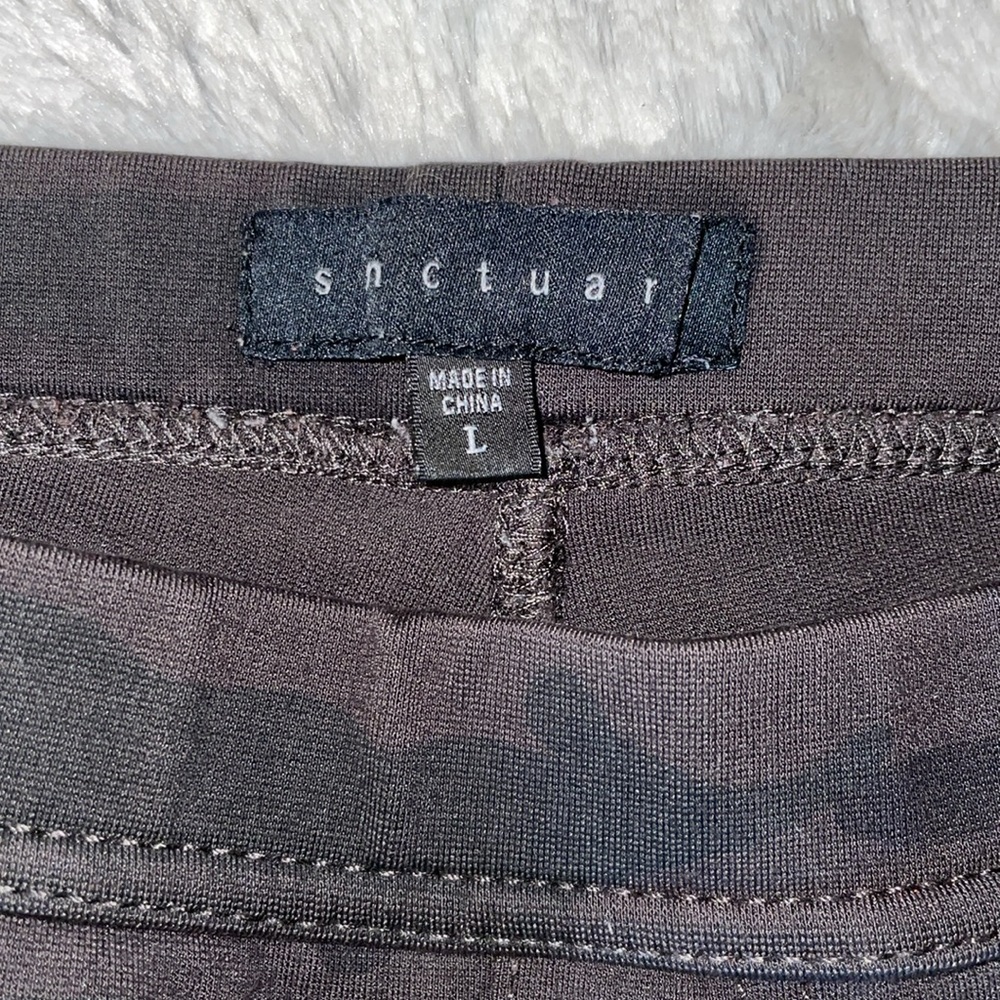 Sanctuary Stylish Brown Camouflage Women's Pants. Size Large. - Picture 2 of 6
